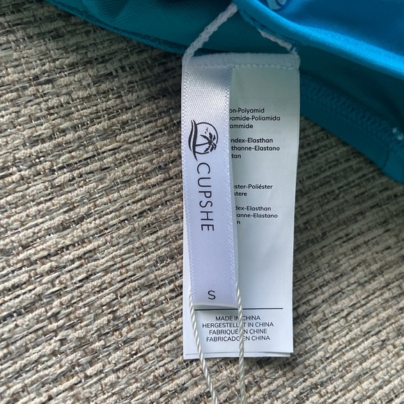 Cupshe One-Piece Swimsuit - Picture 8 of 9